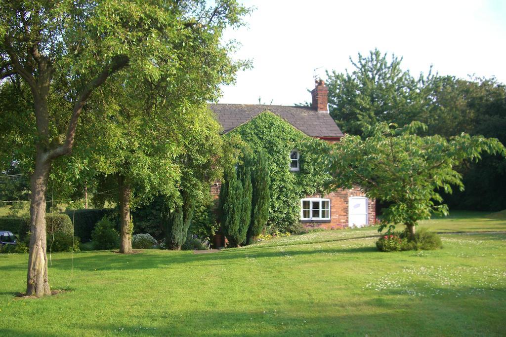 Ash Farm Country House Little Bollington Exterior photo
